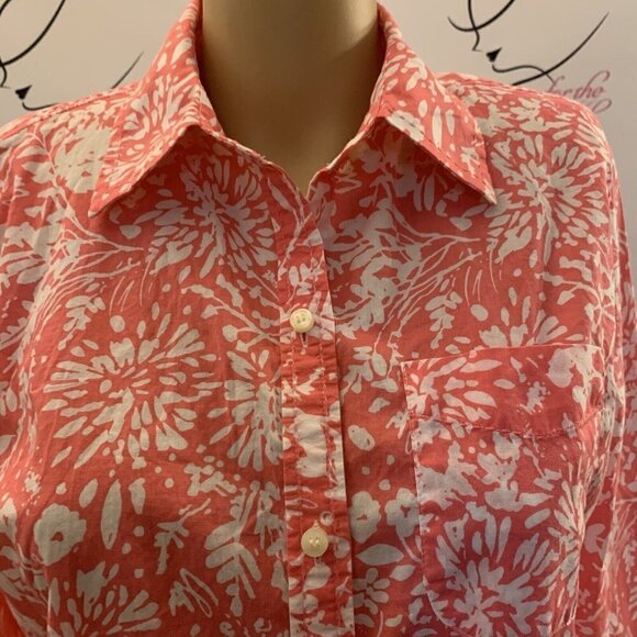 Liz Claiborne. Size Small. 3/4 Button Cuff Sleeves. Lightweight Cotton. B81. - Picture 2 of 5